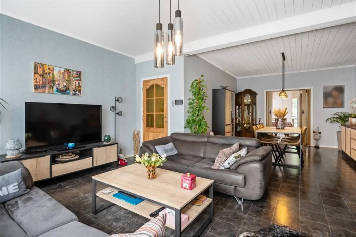 Huis te  koop in Merksem 2170 429000.00€ 3 slaapkamers 226.00m² - Zoekertje 637421