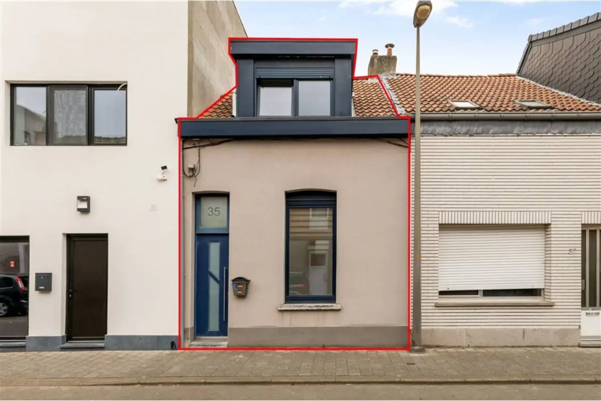 Huis te  koop in Merksem 2170 239000.00€ 2 slaapkamers 89.00m² - Zoekertje 637433