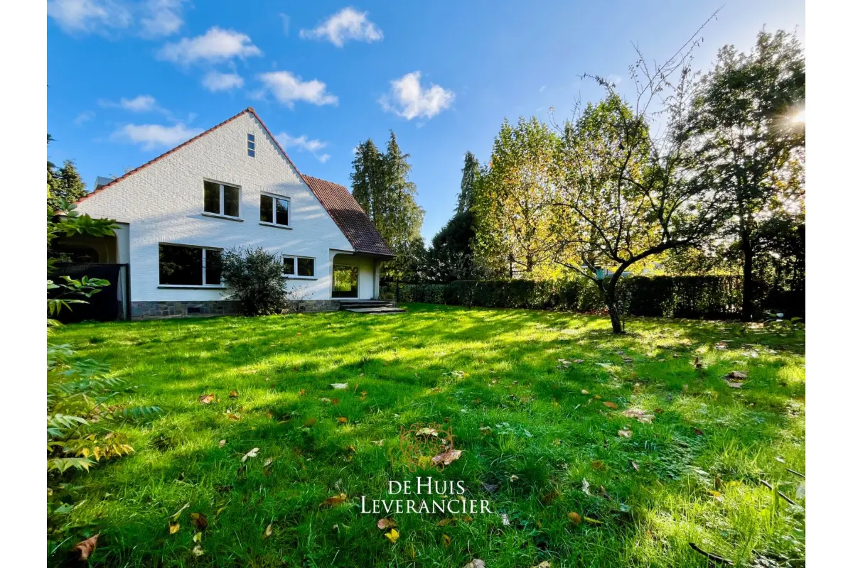 Huis te  huur in Kontich 2550 1700.00€ 3 slaapkamers 247.00m² - Zoekertje 637859