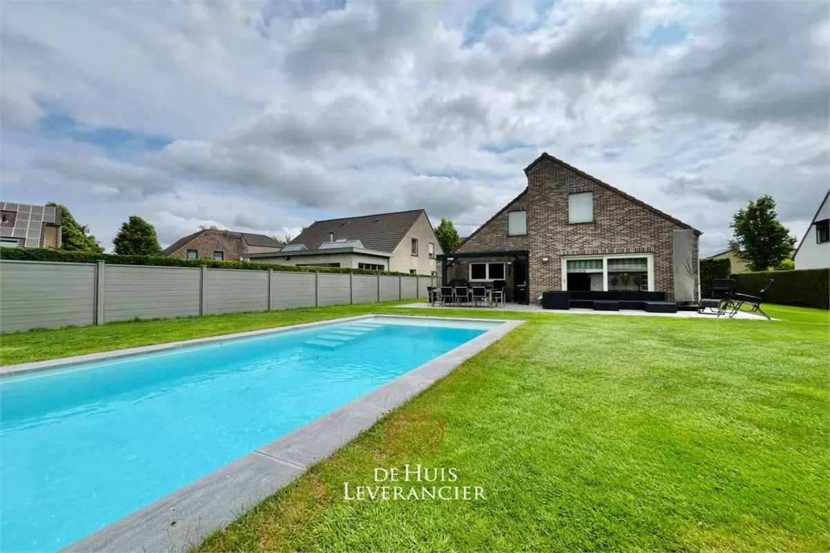 Huis te  koop in Kontich 2550 961700.00€ 4 slaapkamers 237.00m² - Zoekertje 637846