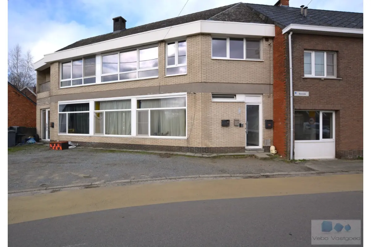 Appartementsgebouw te  koop in Zoerle-Parwijs 2260 725000.00€ 8 slaapkamers m² - Zoekertje 637874