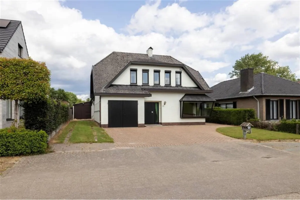 Huis te  koop in Kasterlee 2460 349000.00€ 3 slaapkamers 182.00m² - Zoekertje 639204