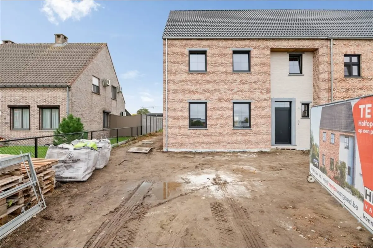 Huis te  koop in Vorst 2430 435000.00€ 3 slaapkamers 211.00m² - Zoekertje 639558