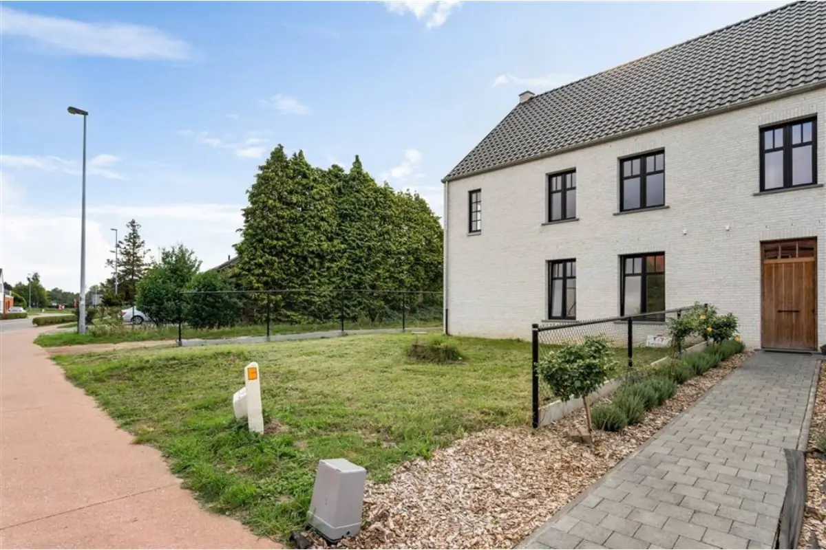 Huis te  koop in Laakdal 2430 419000.00€ 4 slaapkamers 182.00m² - Zoekertje 639567