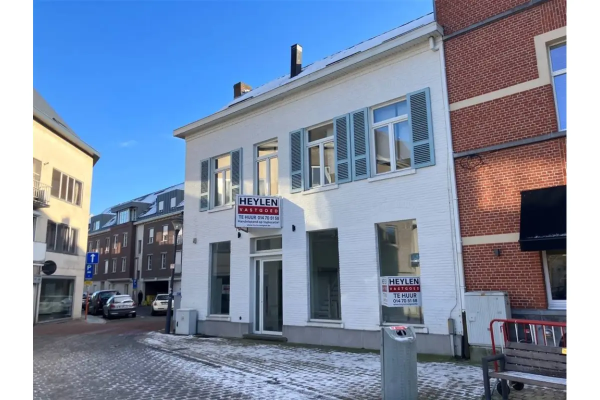 Handelszaak te  huur in Herentals 2200 2150.00€  slaapkamers m² - Zoekertje 639813