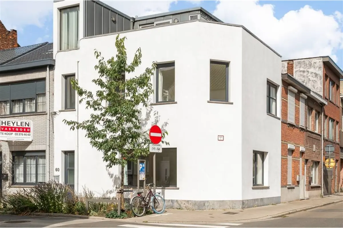 Huis te  koop in Merksem 2170 345000.00€ 4 slaapkamers 150.00m² - Zoekertje 640855