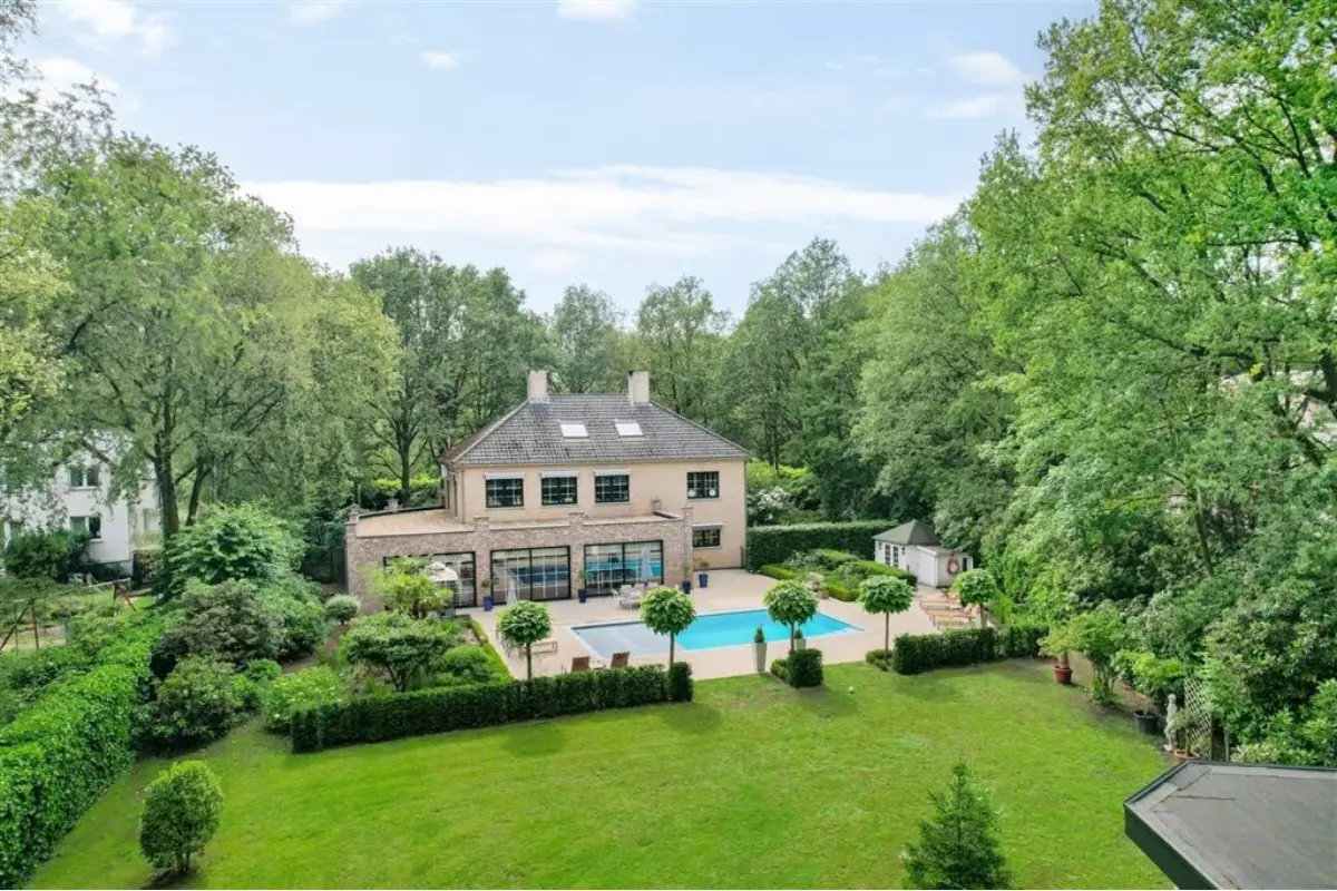 Huis te  koop in Brasschaat 2930 1299000.00€ 5 slaapkamers 405.00m² - Zoekertje 640854