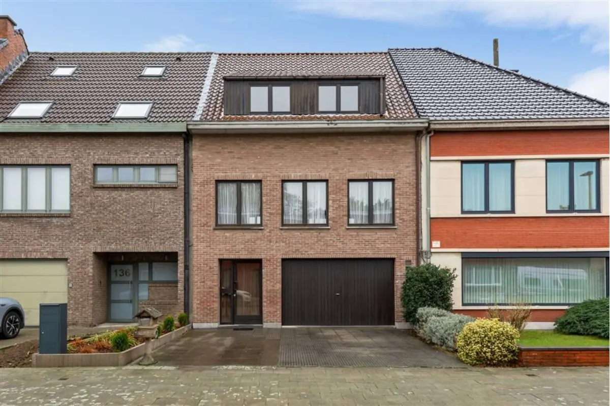 Huis te  koop in Wilrijk 2610 445000.00€ 3 slaapkamers 219.00m² - Zoekertje 642248