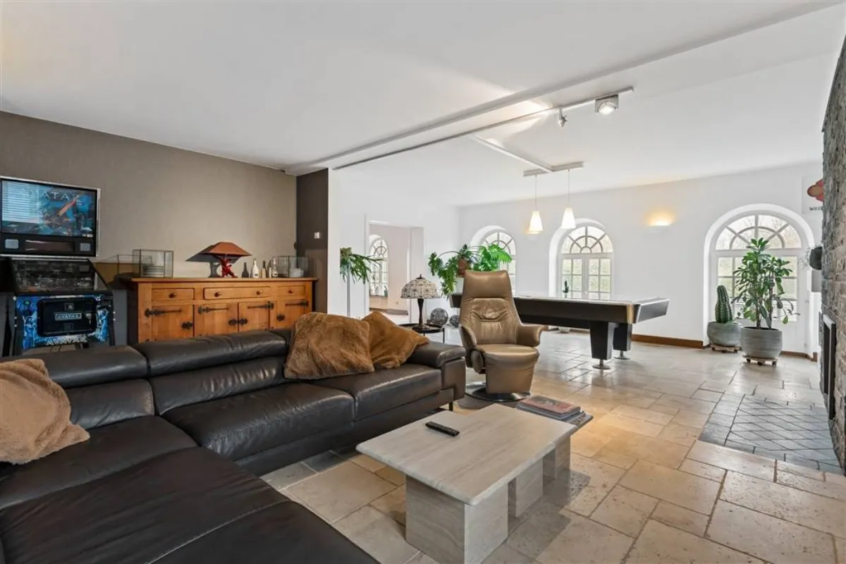 Appartement te  koop in Emblem 2520 699000.00€ 3 slaapkamers 240.00m² - Zoekertje 642151