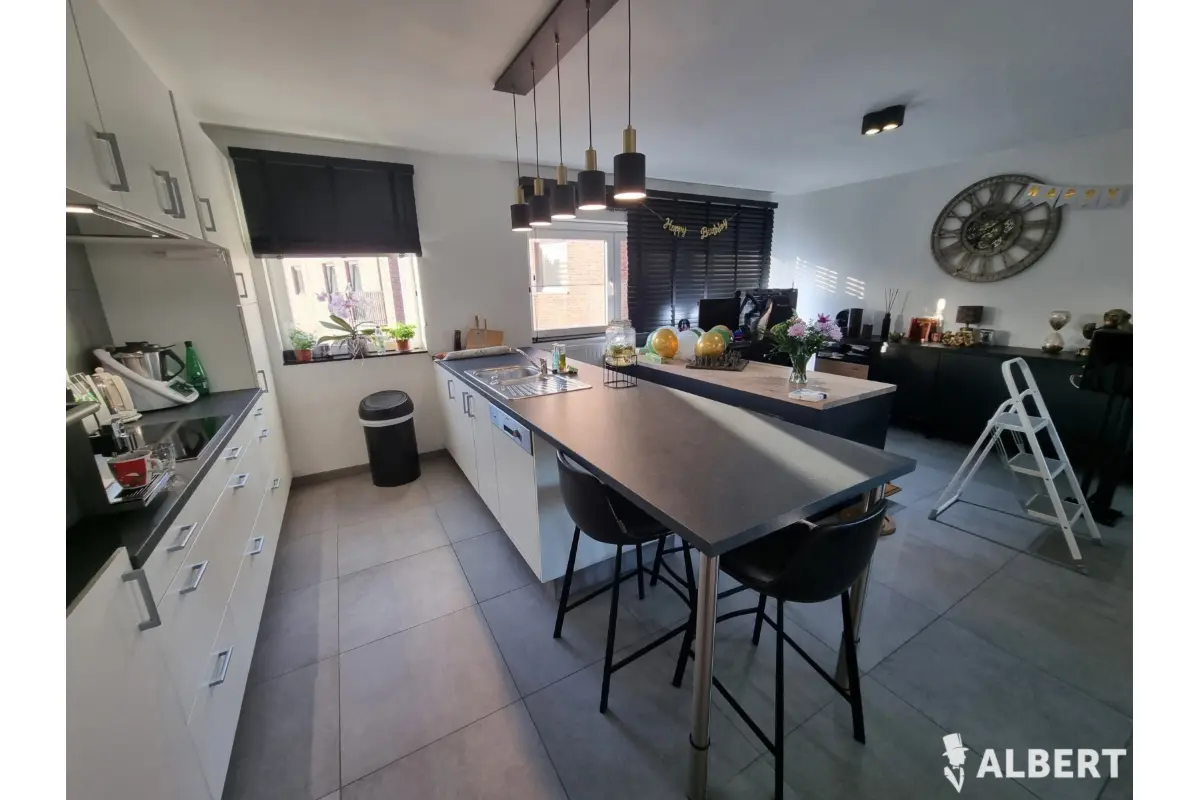 Appartement te  huur in Wuustwezel 2990 990.00€ 2 slaapkamers 84.00m² - Zoekertje 641663