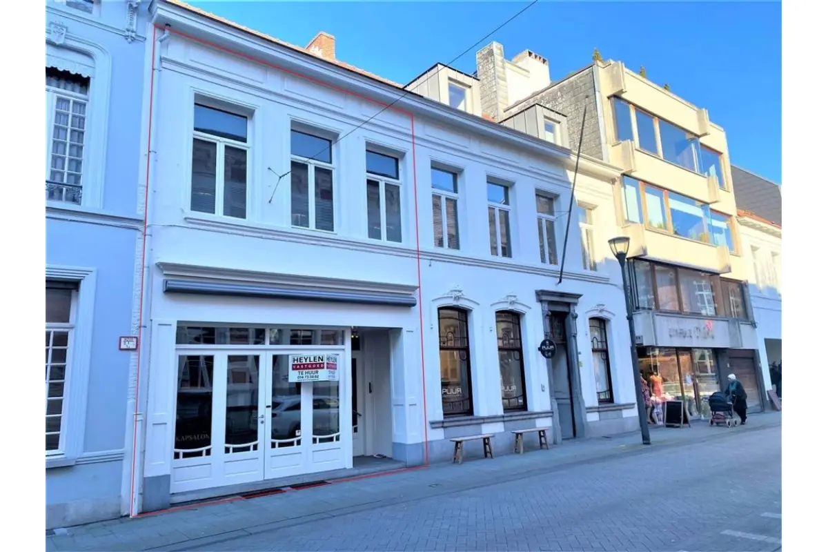 Handelszaak te  huur in Turnhout 2300 975.00€  slaapkamers 90.00m² - Zoekertje 641804