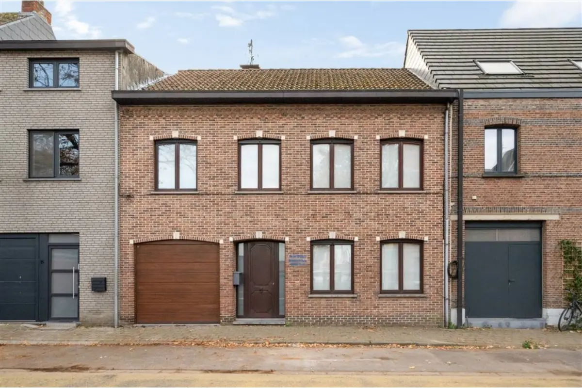 Huis te  koop in Broechem 2520 549000.00€ 4 slaapkamers 231.00m² - Zoekertje 642744