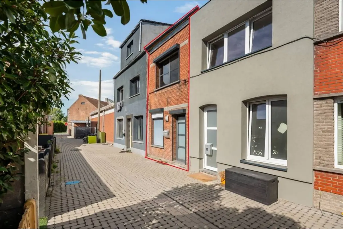 Huis te  koop in Lier 2500 185000.00€ 1 slaapkamers 117.00m² - Zoekertje 643301
