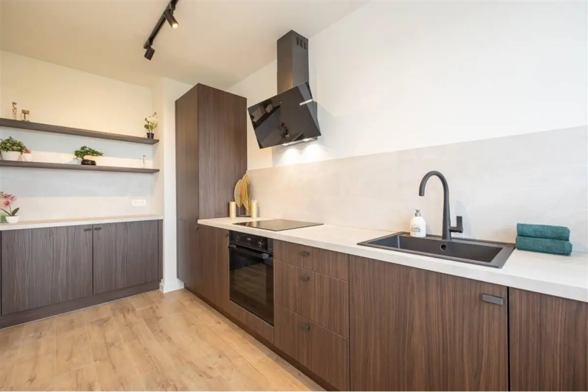 Appartement te  koop in Borgerhout 2140 264000.00€ 2 slaapkamers 96.00m² - Zoekertje 642843