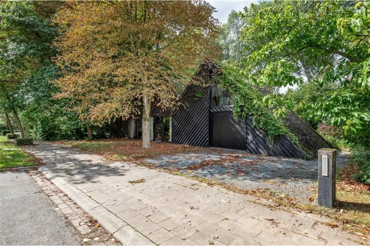 Huis te  koop in Kontich 2550 699000.00€ 4 slaapkamers 243.00m² - Zoekertje 644065