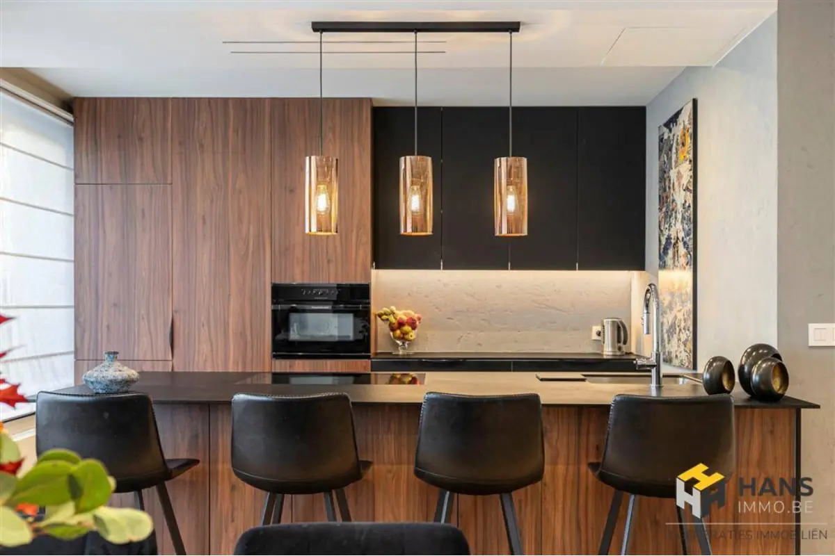 Appartement te  koop in Deurne 2100 380000.00€ 2 slaapkamers 131.00m² - Zoekertje 643855