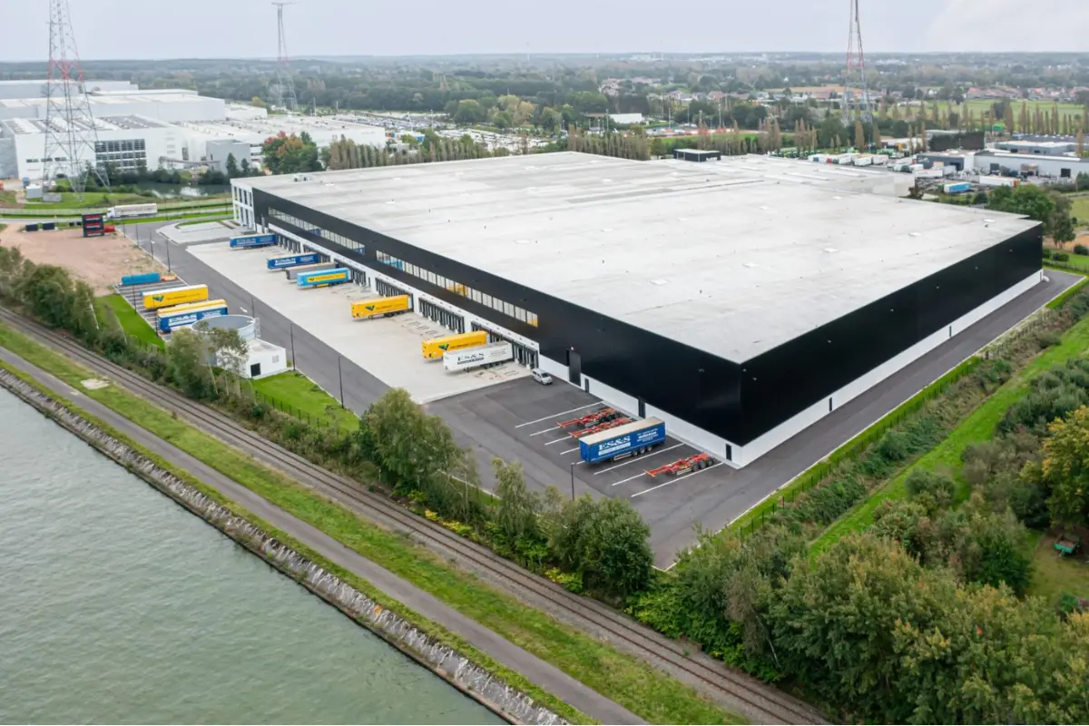 Handelszaak te  huur in Laakdal 2430 80514.00€  slaapkamers 18382.00m² - Zoekertje 643710