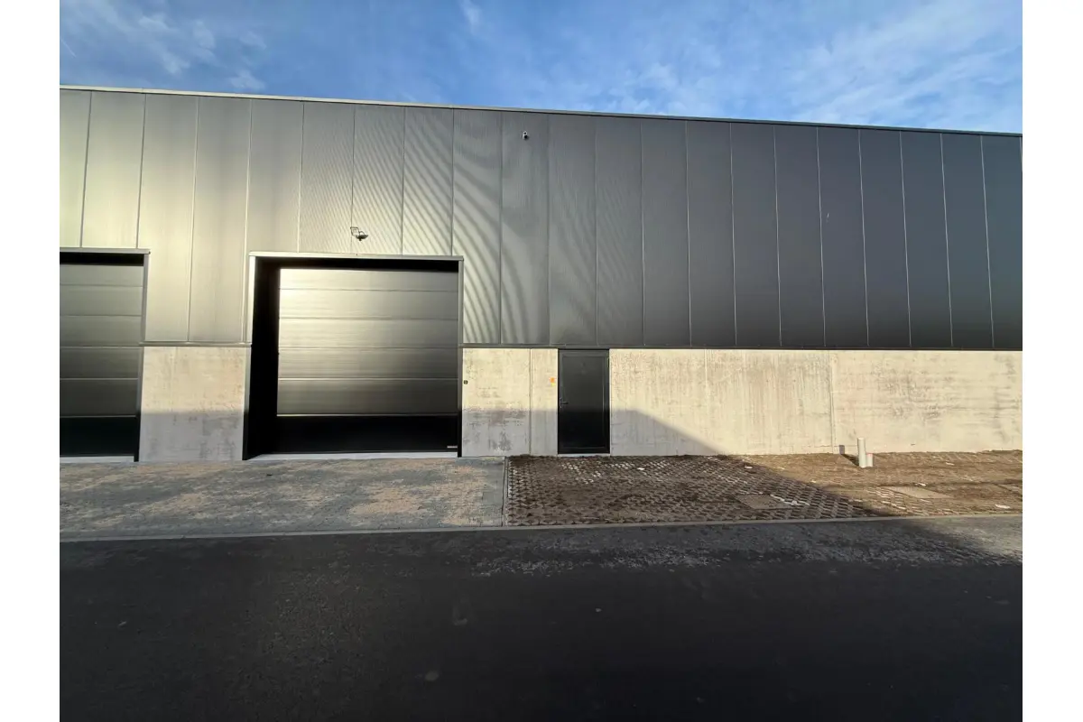 Handelszaak te  huur in Kontich 2550 1473.00€  slaapkamers 208.00m² - Zoekertje 645151