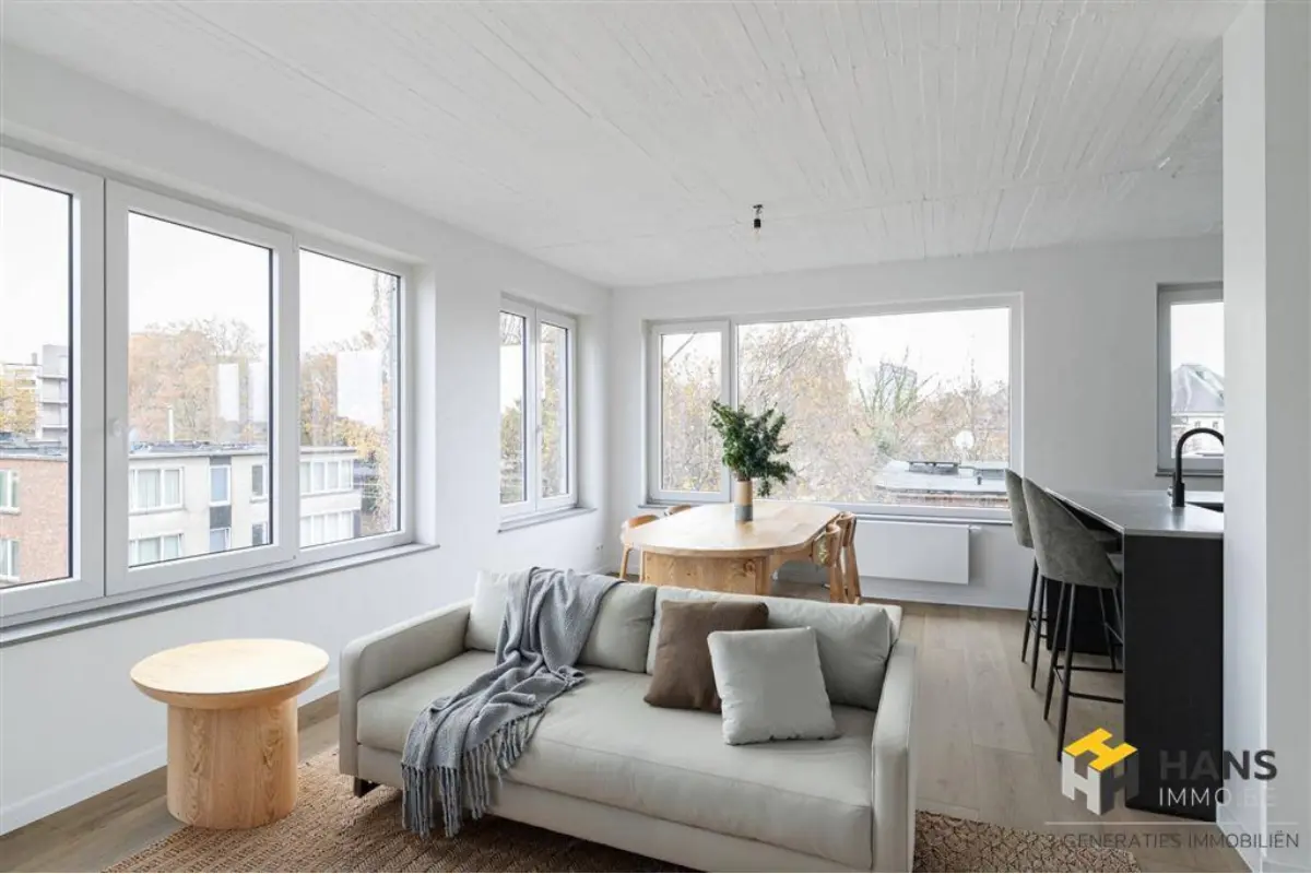 Appartement te  koop in Deurne 2100 247000.00€ 2 slaapkamers 77.00m² - Zoekertje 645013