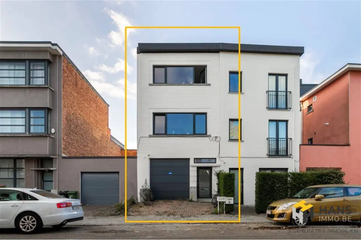 Huis te  koop in Mortsel 2640 448000.00€ 4 slaapkamers 189.00m² - Zoekertje 645023