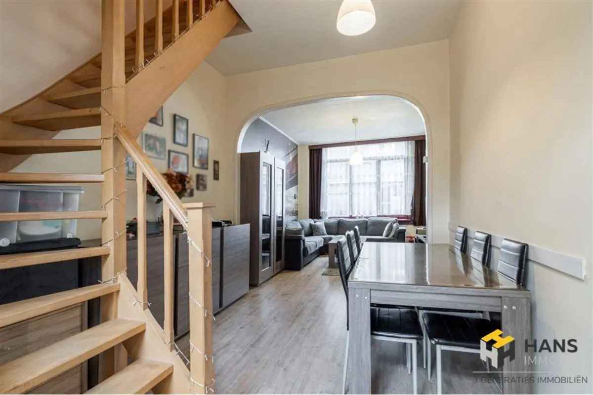 Huis te  koop in Mortsel 2640 439000.00€ 3 slaapkamers 148.00m² - Zoekertje 645007