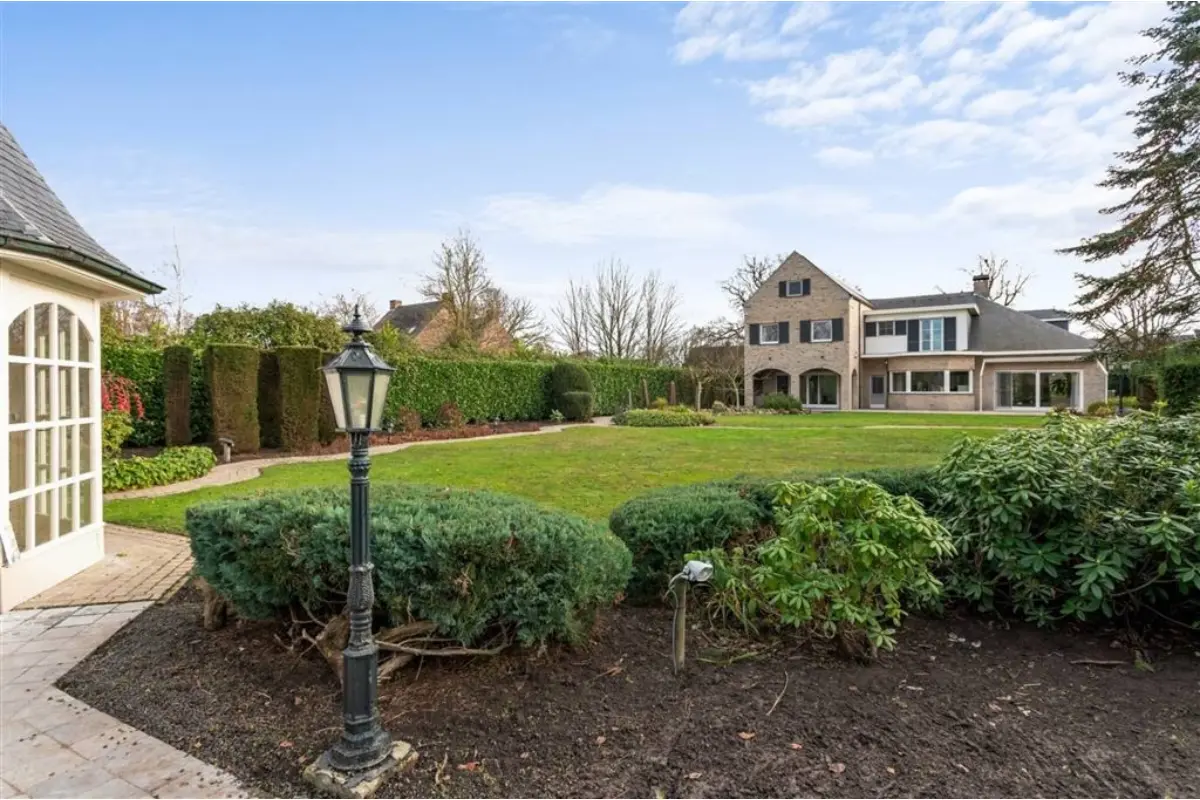 Villa te  koop in Poppel 2382 875000.00€ 7 slaapkamers 501.00m² - Zoekertje 646365