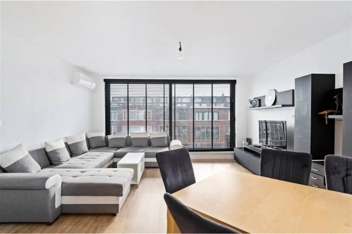 Appartement te  koop in Deurne 2100 185000.00€ 1 slaapkamers 57.00m² - Zoekertje 646387