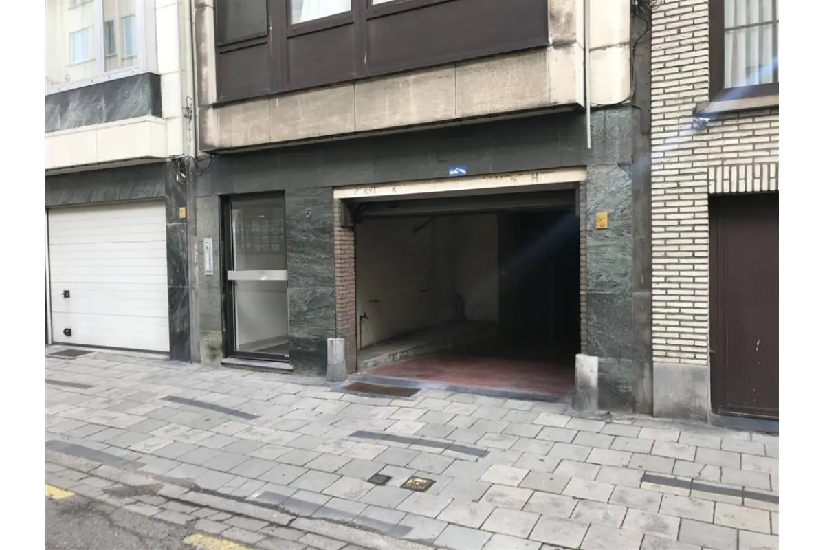 Parking te  huur in Antwerpen 2060 95.00€  slaapkamers m² - Zoekertje 646378
