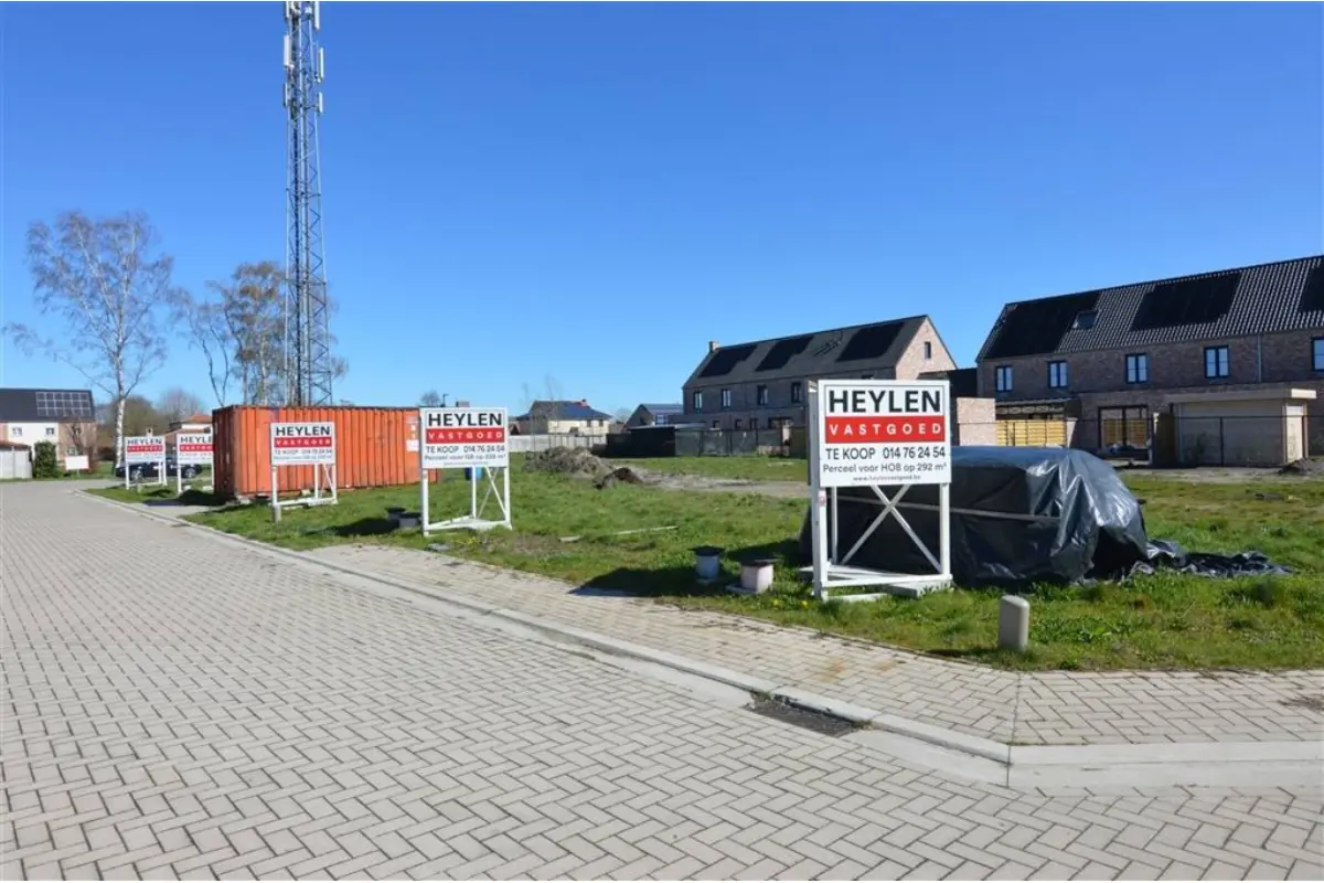 Grond te  koop in Dessel 2480 115000.00€  slaapkamers m² - Zoekertje 647564