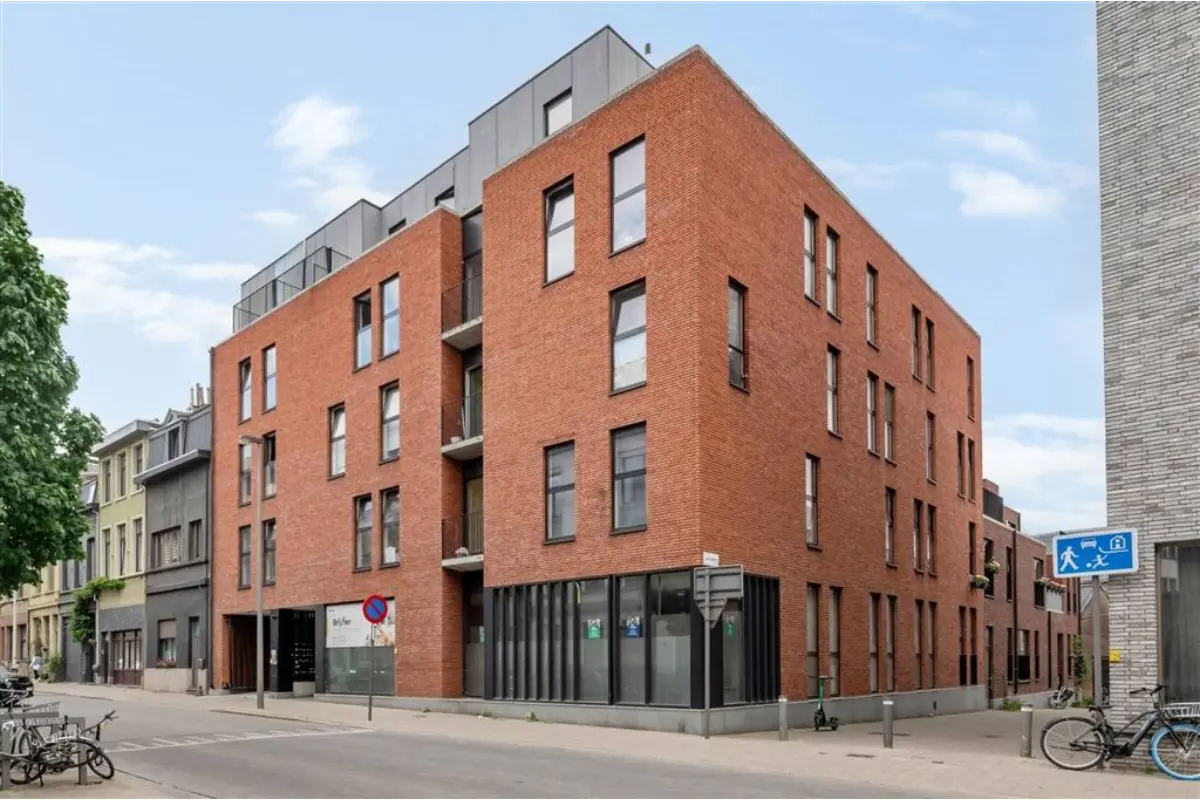 Appartement te  koop in Antwerpen 2060 145000.00€  slaapkamers 15.00m² - Zoekertje 647579