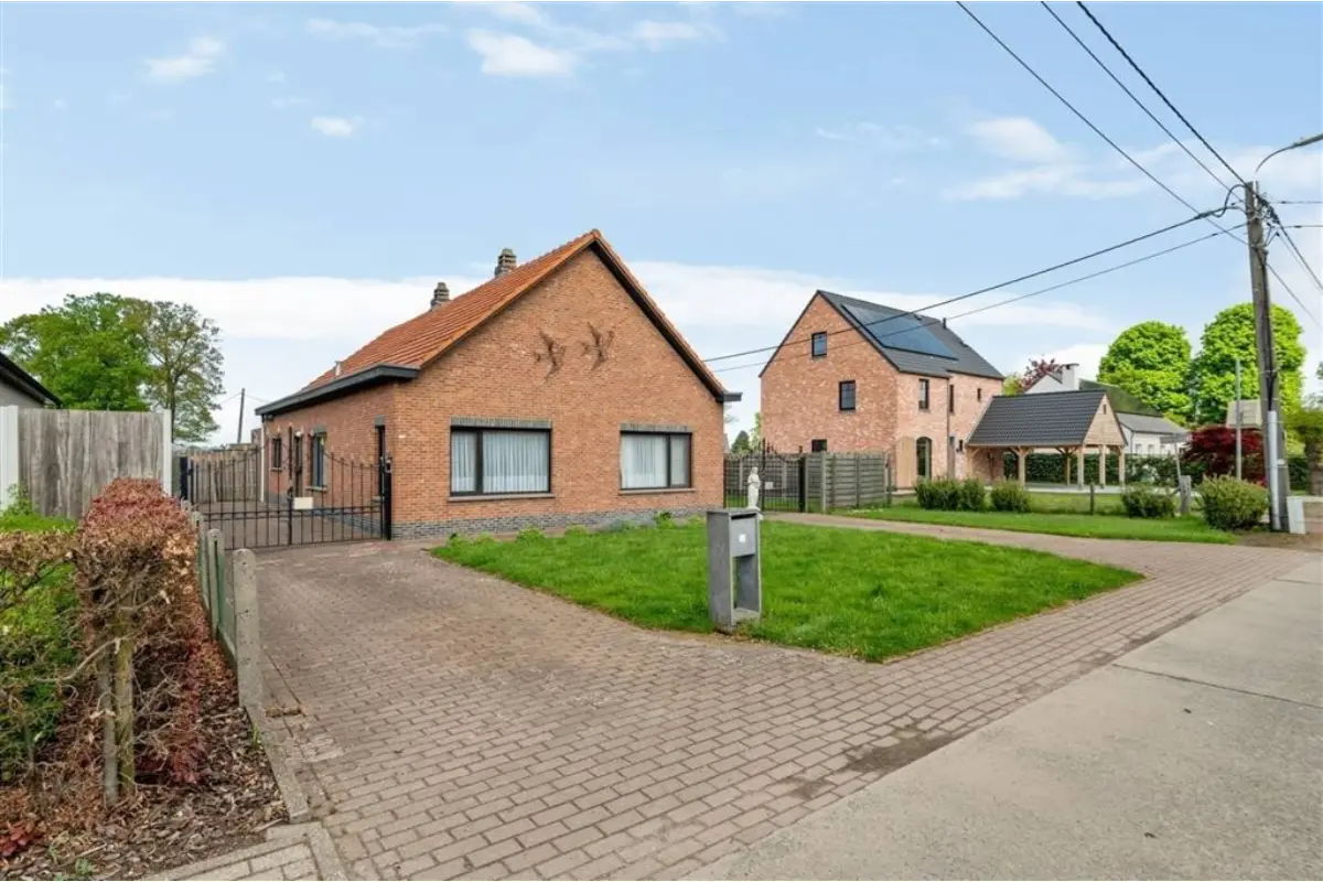 Huis te  koop in Onze-Lieve-Vrouw-Waver 2861 430000.00€ 3 slaapkamers 174.00m² - Zoekertje 647586