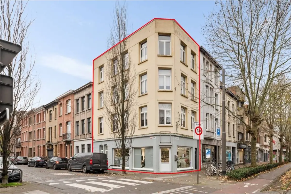Huis te  koop in Berchem 2600 595000.00€ 3 slaapkamers 220.00m² - Zoekertje 647161