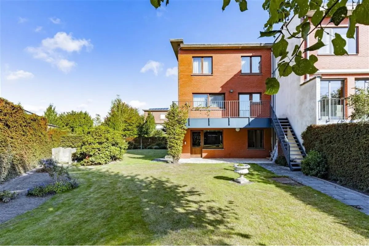 Huis te  koop in Aartselaar 2630 499000.00€ 5 slaapkamers 216.00m² - Zoekertje 647315