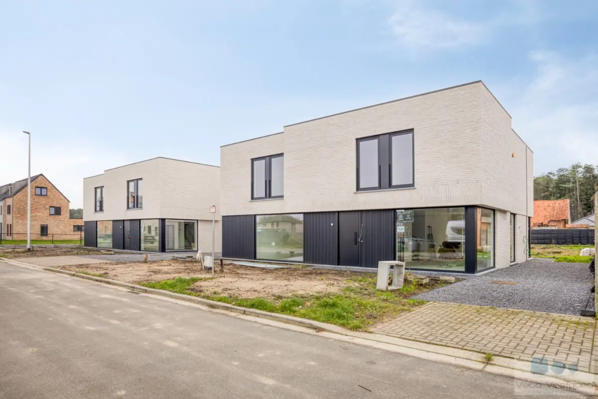 Huis te  koop in Laakdal 2430 420000.00€ 3 slaapkamers 180.00m² - Zoekertje 647982