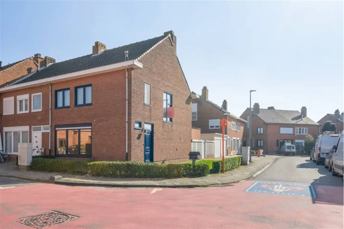 Huis te  huur in Turnhout 2300 1195.00€ 3 slaapkamers 158.00m² - Zoekertje 648932
