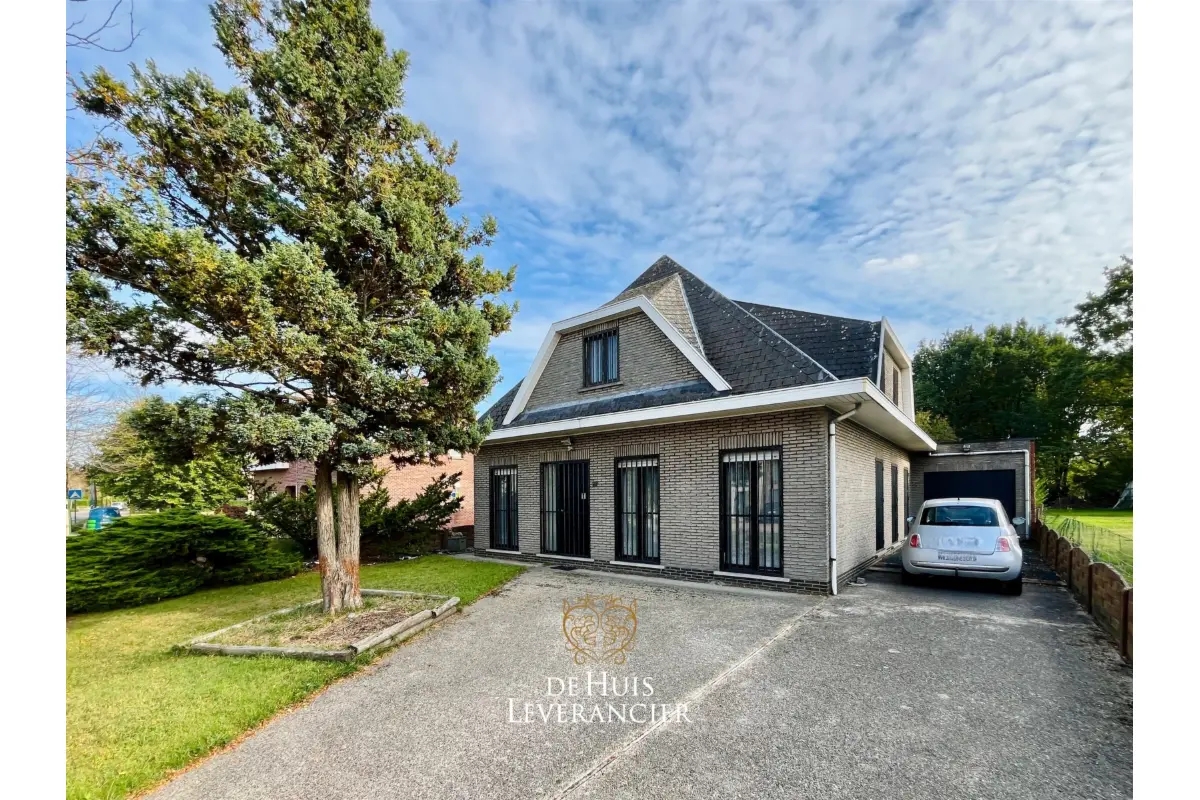 Huis te  koop in Kontich 2550 625000.00€ 3 slaapkamers 245.00m² - Zoekertje 649329