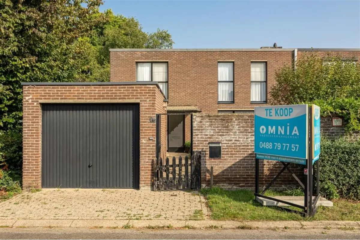 Huis te  koop in Turnhout 2300 268000.00€ 4 slaapkamers 130.00m² - Zoekertje 649744