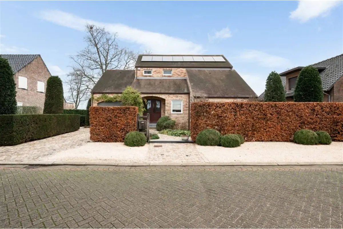 Huis te  koop in Grobbendonk 2280 665000.00€ 3 slaapkamers 270.00m² - Zoekertje 650050