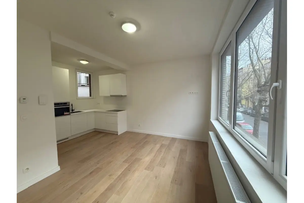 Appartement te  huur in Antwerpen 2060 750.00€ 1 slaapkamers m² - Zoekertje 650531