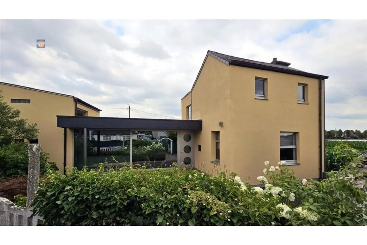 Huis te  koop in Lippelo 2890 280000.00€ 2 slaapkamers 102.00m² - Zoekertje 651510