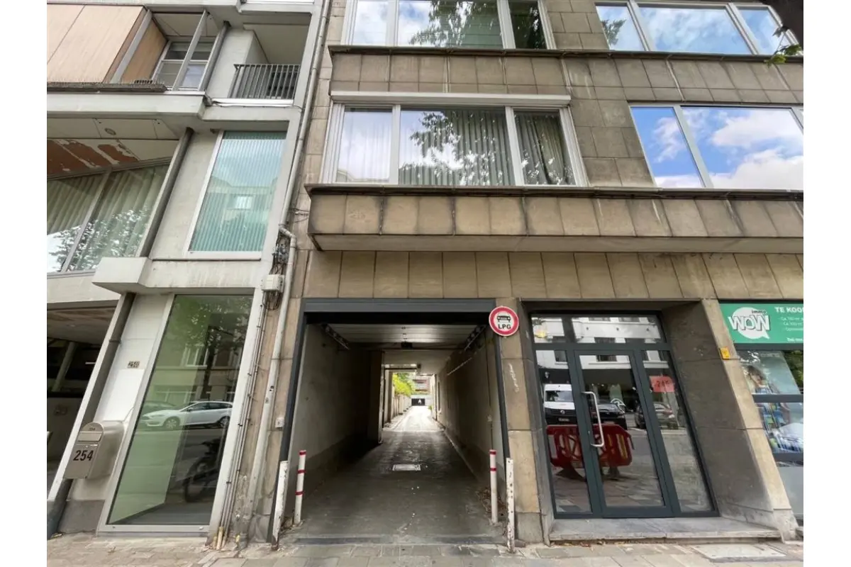 Parking & garage te  huur in Antwerpen 2018 105.00€  slaapkamers m² - Zoekertje 653511
