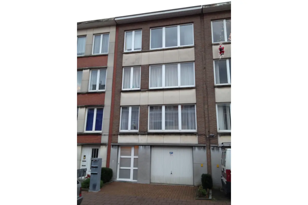 Appartement te  koop in Deurne 2100 650000.00€ 9 slaapkamers 85.00m² - Zoekertje 654777