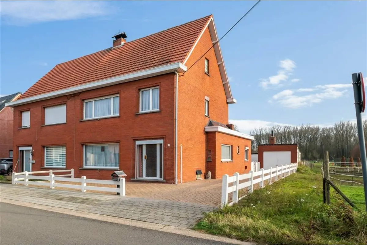 Huis te  koop in Rijkevorsel 2310 319000.00€ 4 slaapkamers 216.00m² - Zoekertje 654696