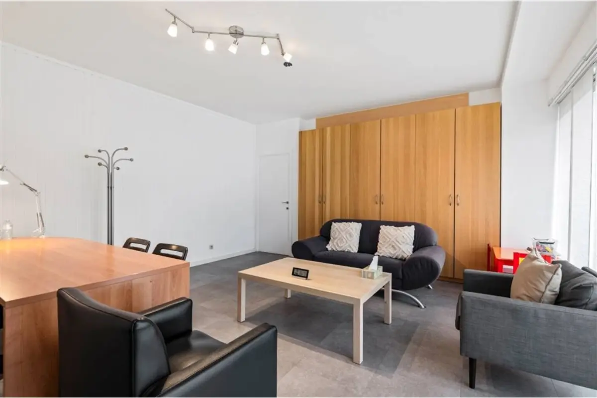 Handelszaak te  koop in Berchem 2600 199000.00€  slaapkamers 73.00m² - Zoekertje 654870