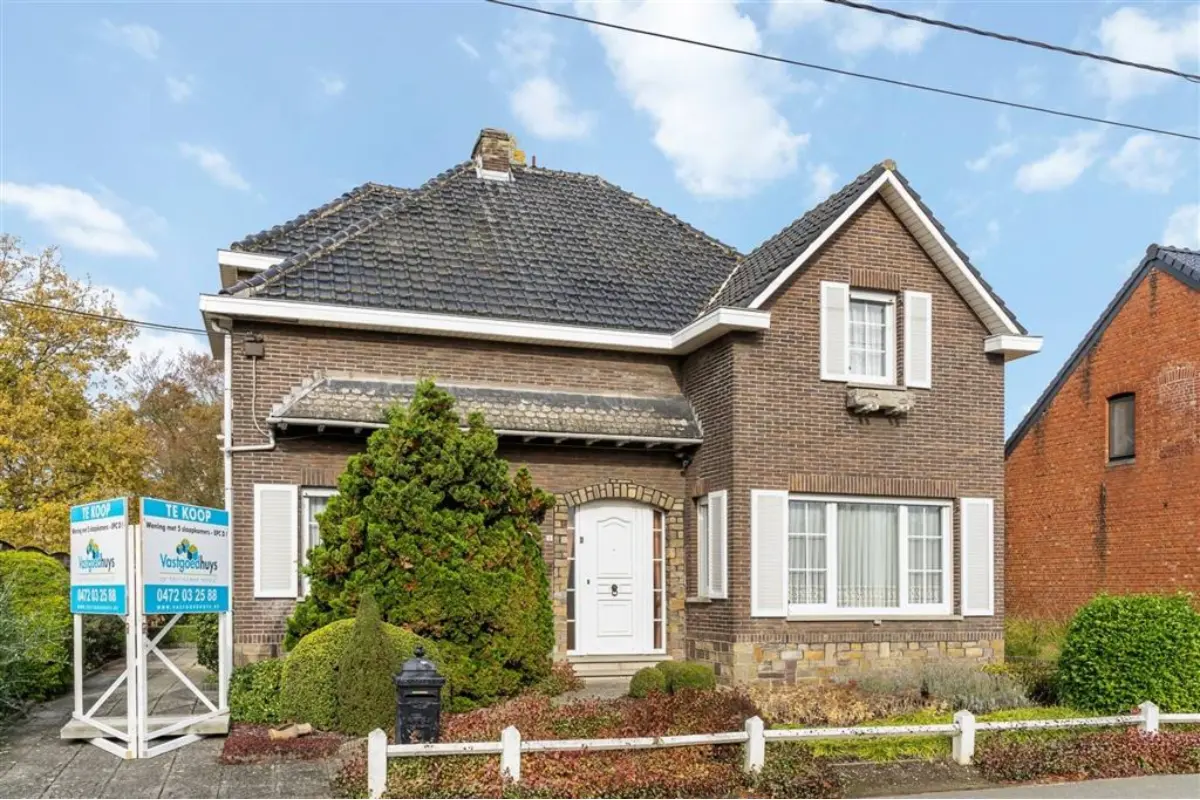 Huis te  koop in Laakdal 2430 295000.00€ 5 slaapkamers 205.00m² - Zoekertje 656308