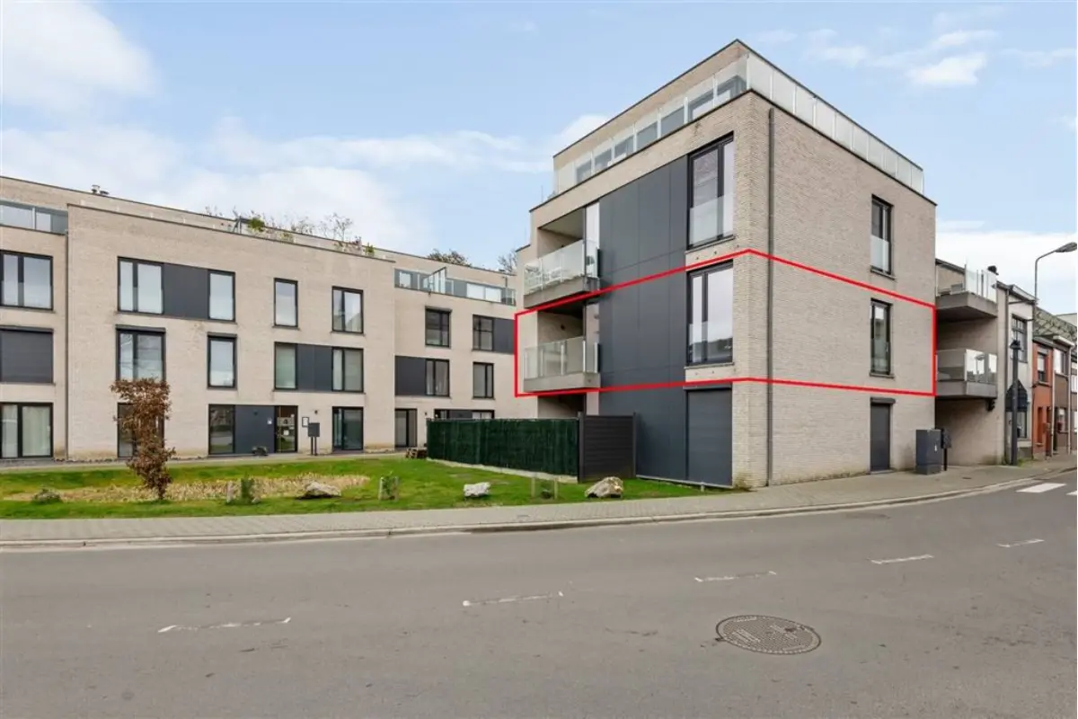 Appartement te  koop in Willebroek 2830 260000.00€ 1 slaapkamers 96.04m² - Zoekertje 658108