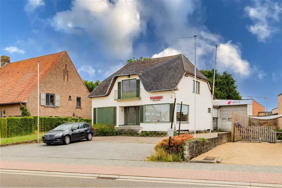 Handelszaak te  koop in Vorst 2430 375000.00€ 3 slaapkamers 608.00m² - Zoekertje 658062