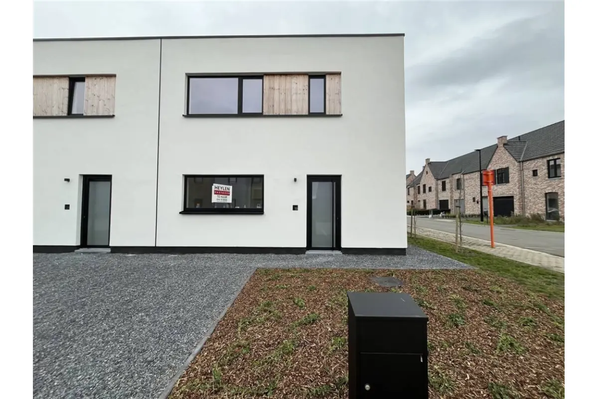 Huis te  huur in Dessel 2480 1390.00€ 3 slaapkamers m² - Zoekertje 659436