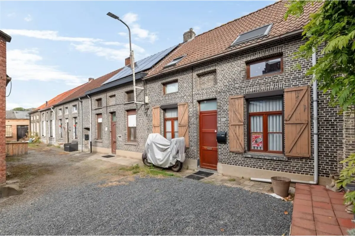 Huis te  koop in Niel 2845 225000.00€ 2 slaapkamers 101.00m² - Zoekertje 659447