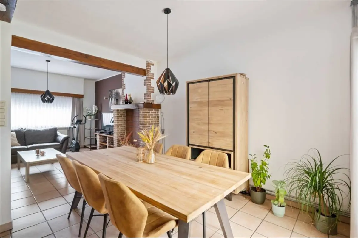 Huis te  koop in Hemiksem 2620 289000.00€ 3 slaapkamers 145.00m² - Zoekertje 707639